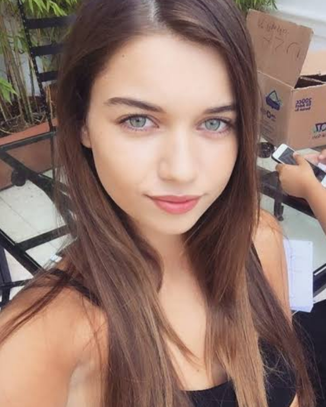 afra-saracoglu ile ilgili görsel 2