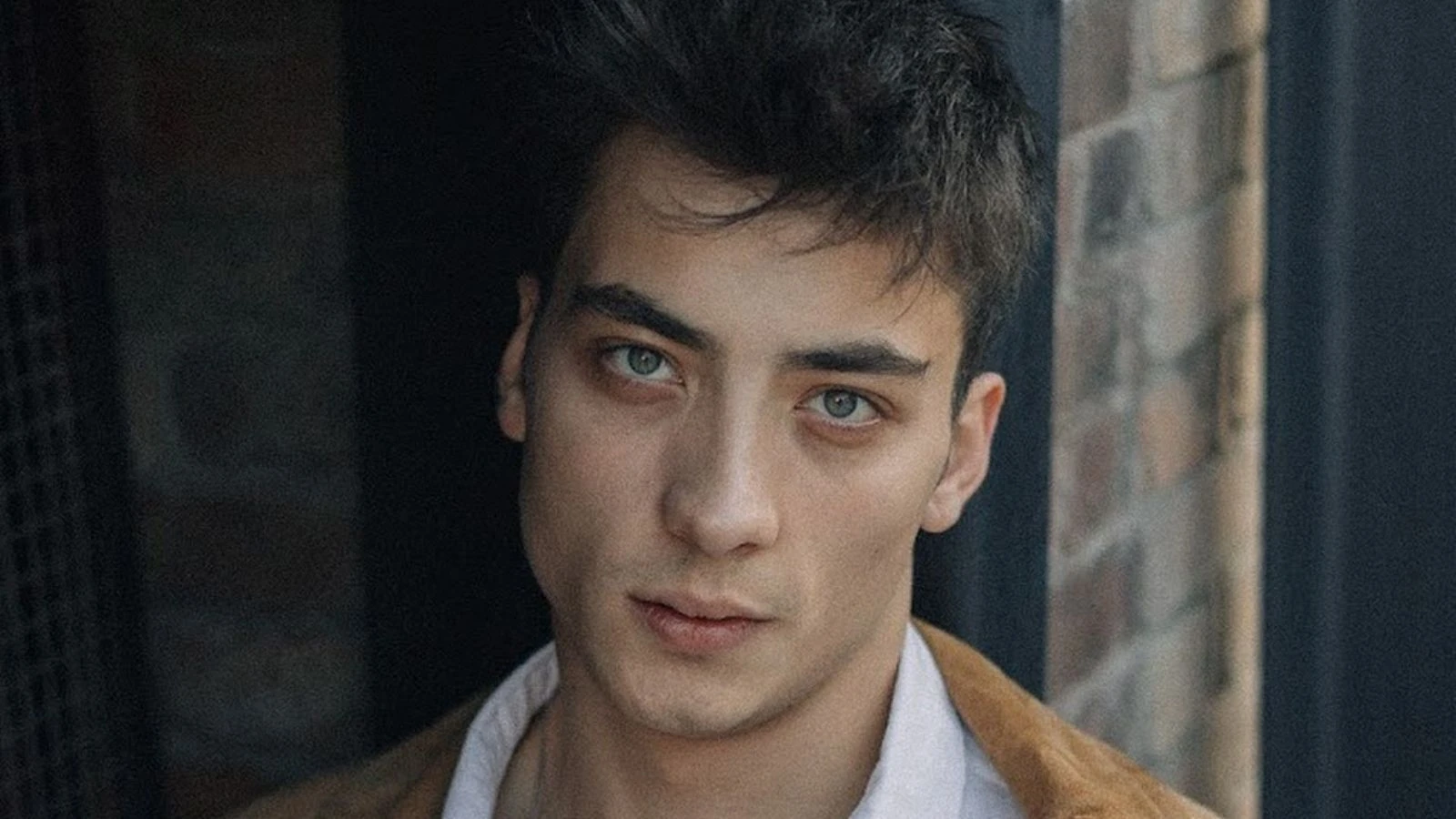 Atakan Özkaya Kimdir? Yükselen Oyuncunun Hayatı ve Kariyeri