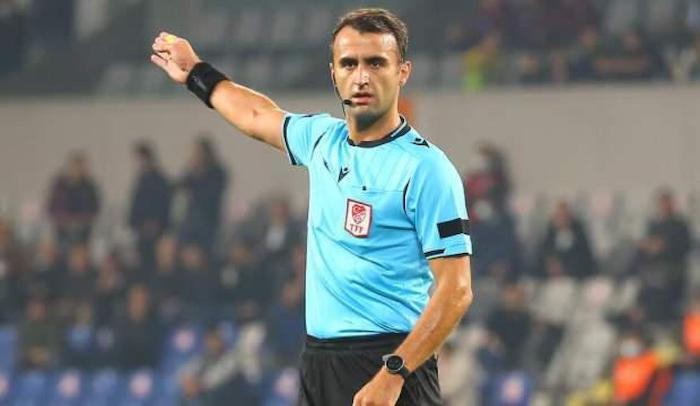 Atilla Karaoğlan: Türk Futbolunun Deneyimli Hakemi