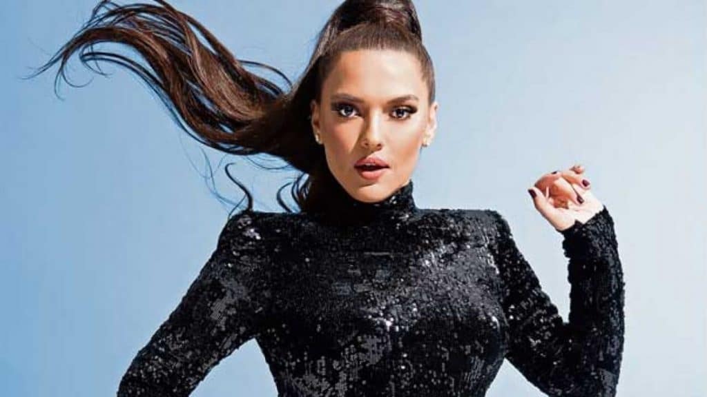 demet-akalin ile ilgili görsel 3