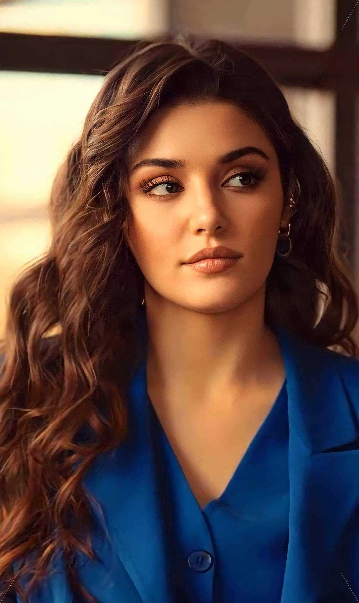 Hande Erçel Kimdir? 2025’te Kariyeri ve Güncel Projeleri