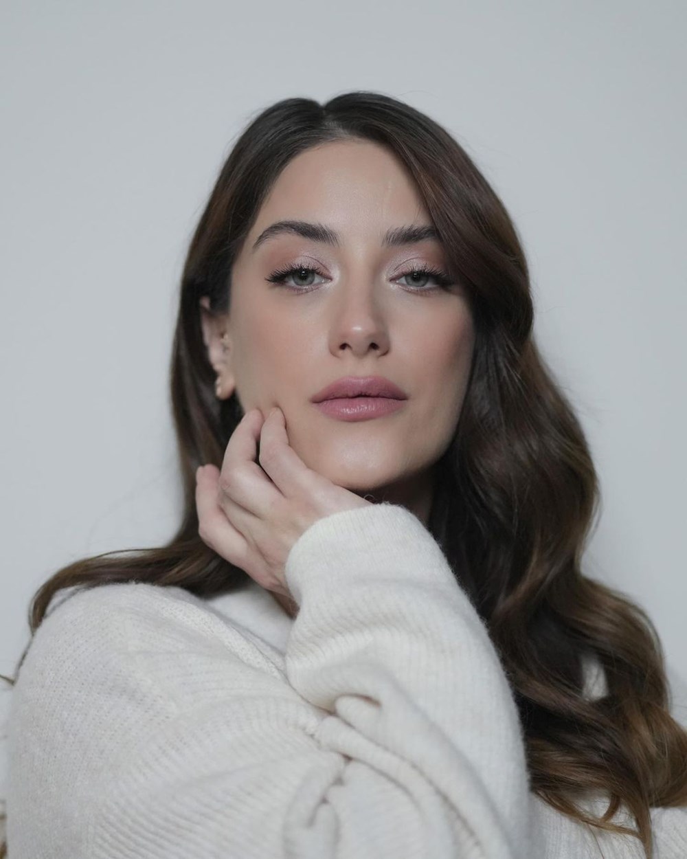 hazal-kaya ile ilgili görsel 3