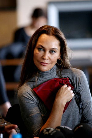 hulya-avsar ile ilgili görsel 2