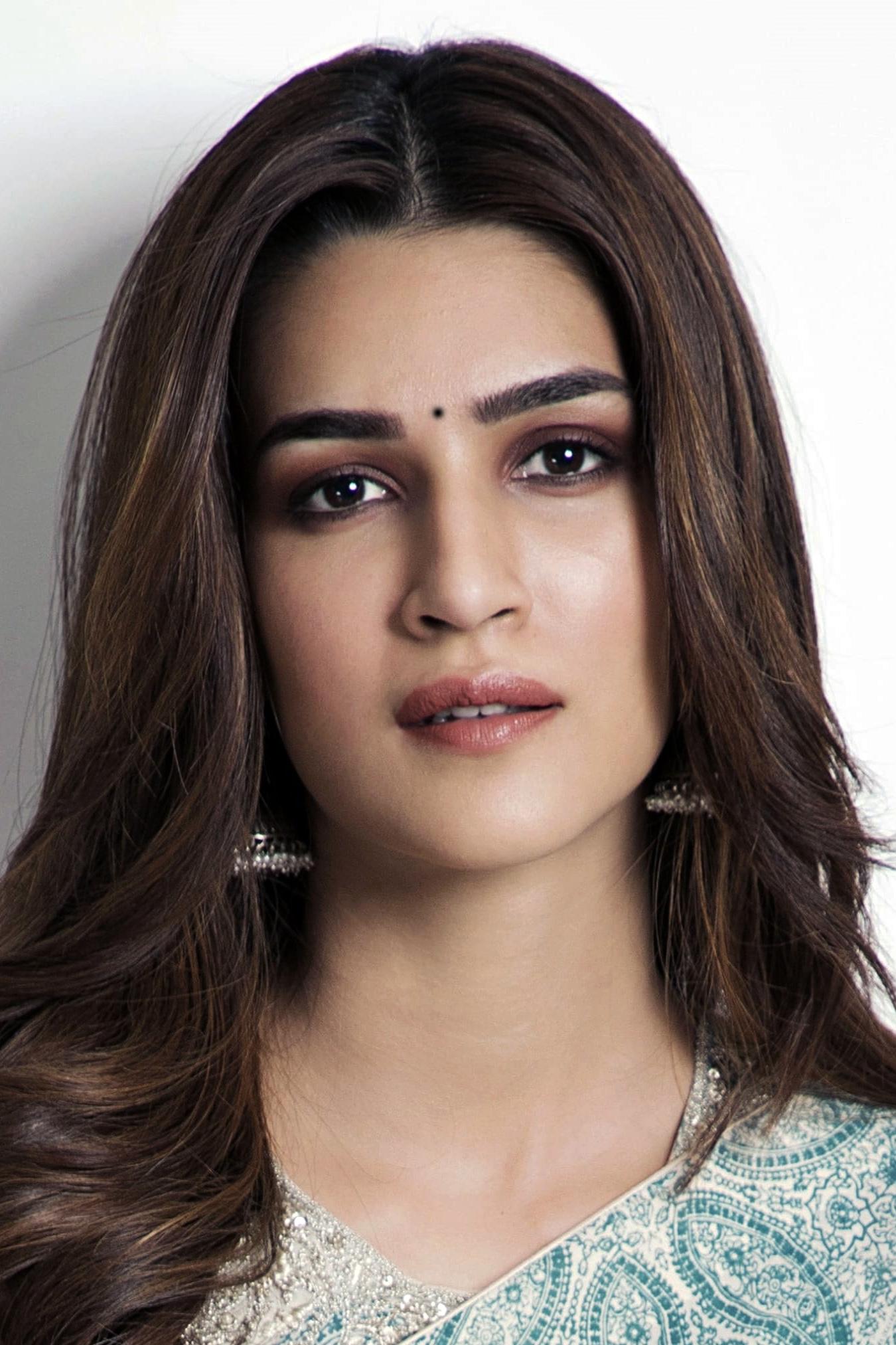 kriti-sanon ile ilgili görsel 1