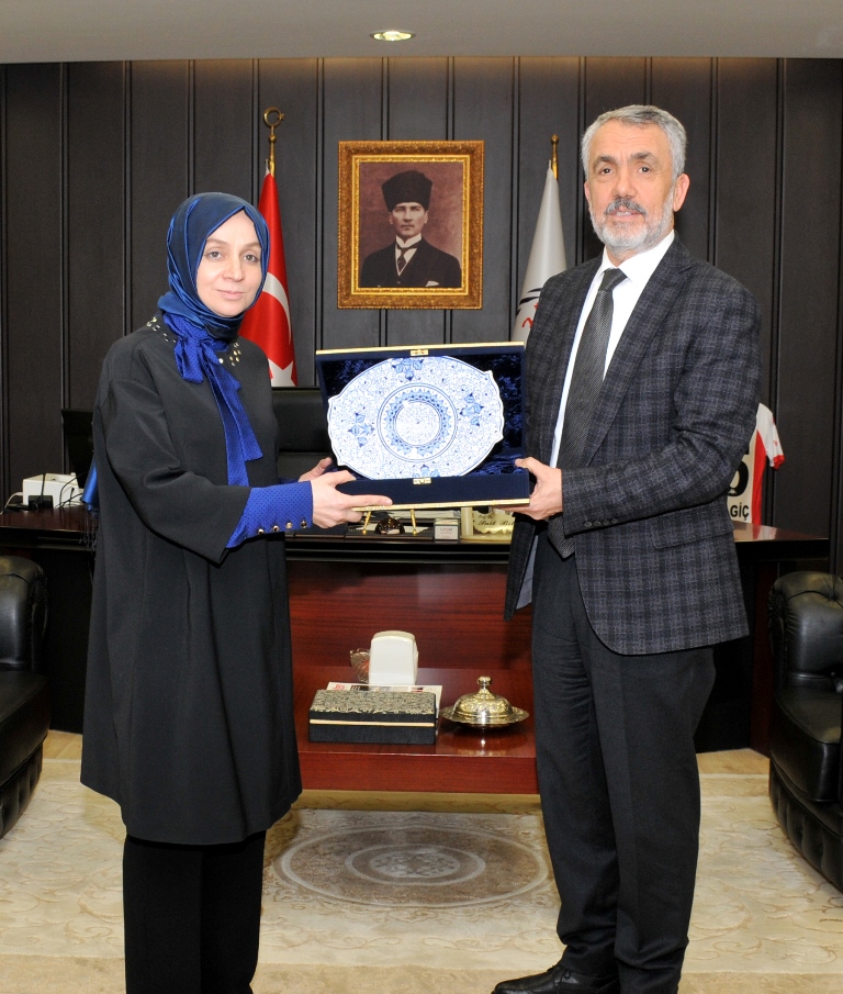 leyla-sahin-usta ile ilgili görsel 3