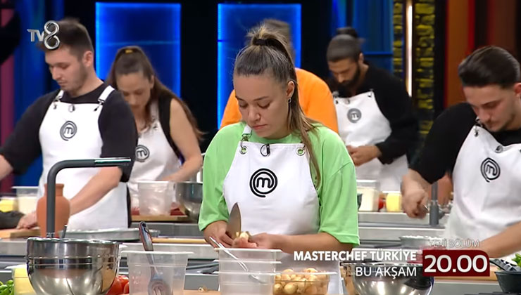 masterchef-altin-onlugu-kim-aldi ile ilgili görsel 1