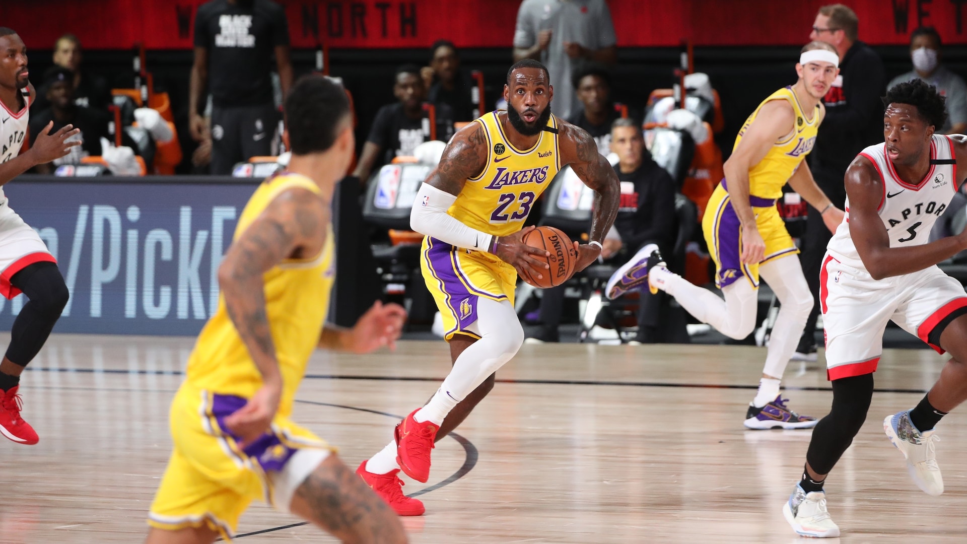 raptors-lakers ile ilgili görsel 3