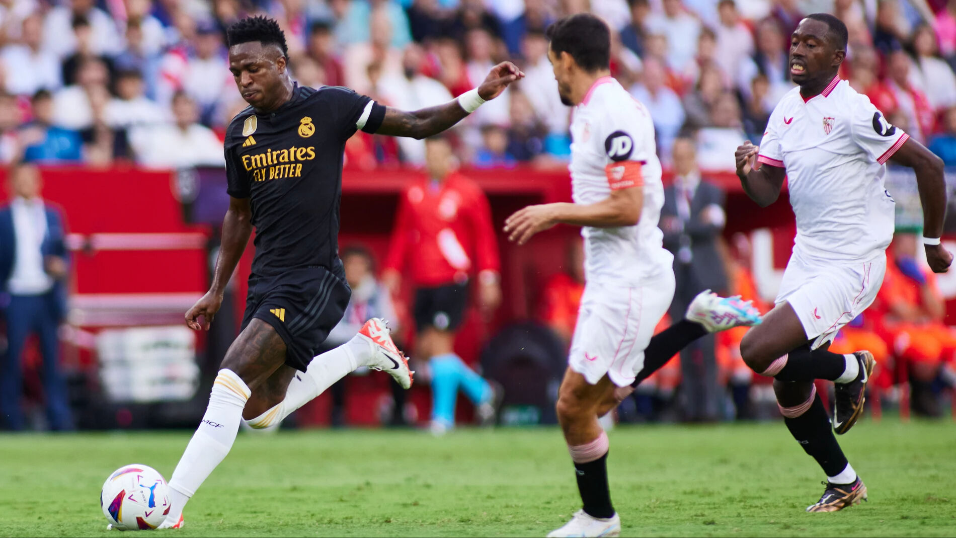 real-madrid-sevilla-maci-arda-guler ile ilgili görsel 3