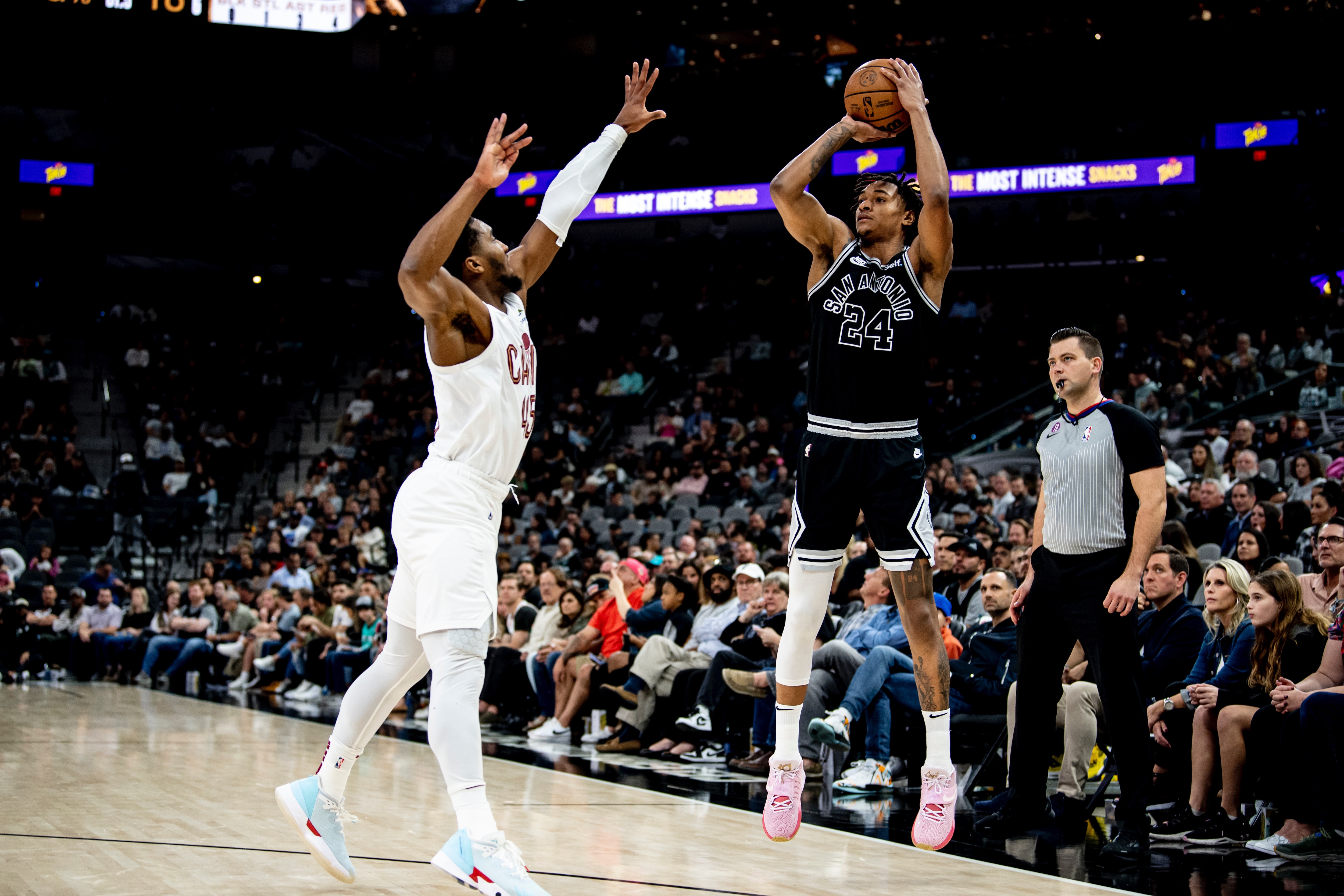 spurs-cavaliers ile ilgili görsel 2