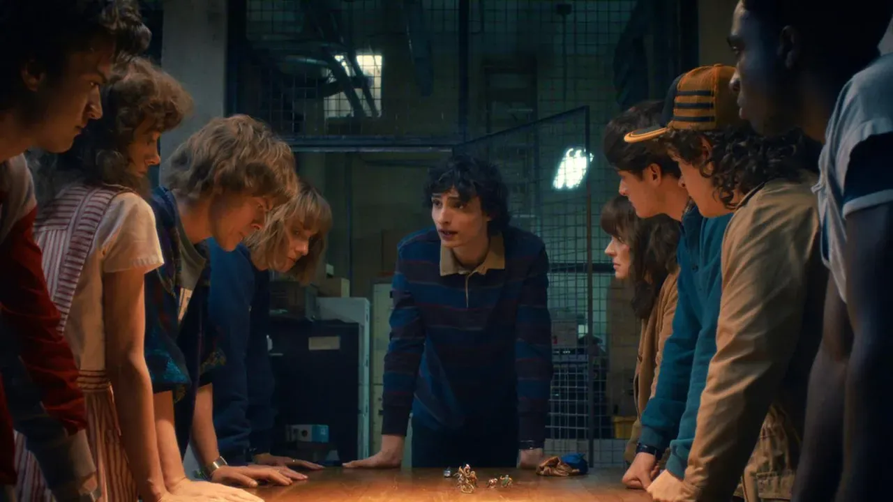 stranger-things-final-bolumu-ne-zaman ile ilgili görsel 1