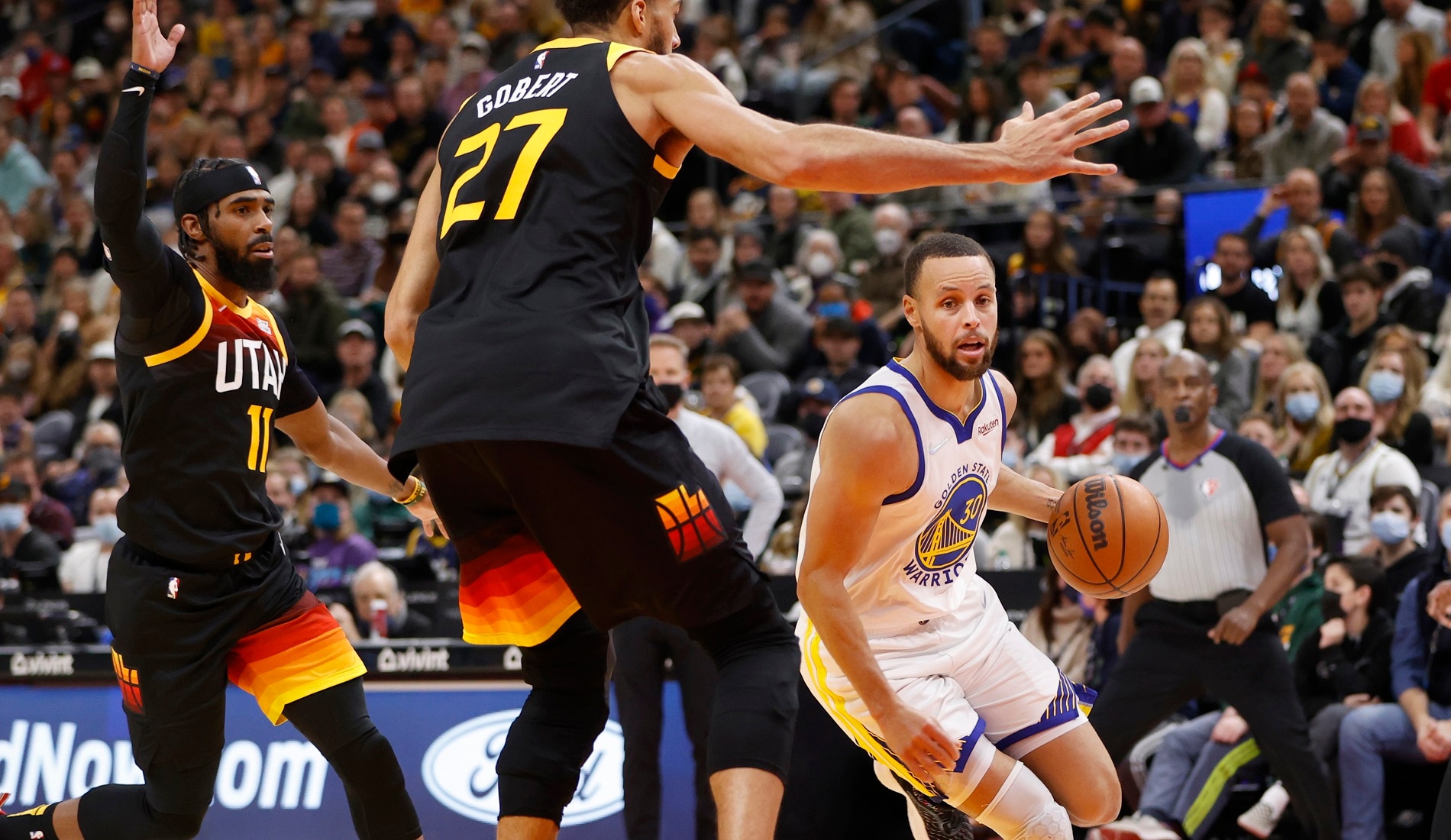 Warriors - Jazz Maçı: Golden State Evinde Gücünü Gösterdi